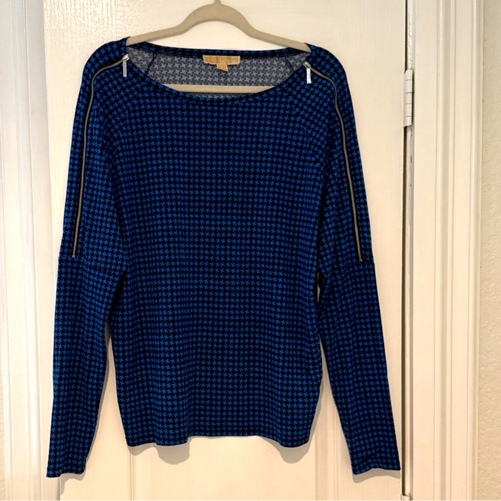 Michael Kors Size L Women’s Top blue and black herringbone zippers on shoulders